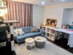 75 Suttonrail Wy in Whitchurch-Stouffville, ON - Building Photo - Building Photo