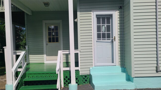 12 Catherine St in Nyack, NY - Building Photo - Building Photo