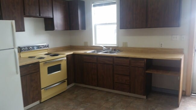 property at 9 13th Ave W