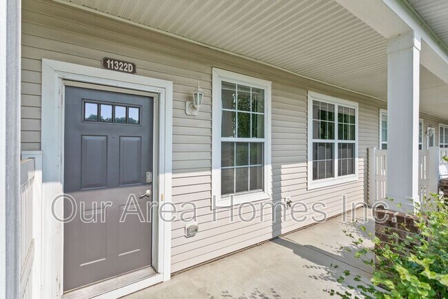 11322 Aberdeen Cir NE in Blaine, MN - Foto de edificio - Building Photo