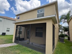 15615 Signature Drive in Winter Garden, FL - Foto de edificio - Building Photo