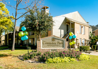 Coventry Park in Houston, TX - Foto de edificio - Building Photo