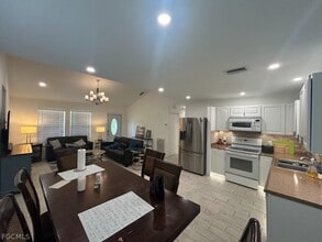18464 Iris Rd in Ft. Myers, FL - Building Photo - Building Photo