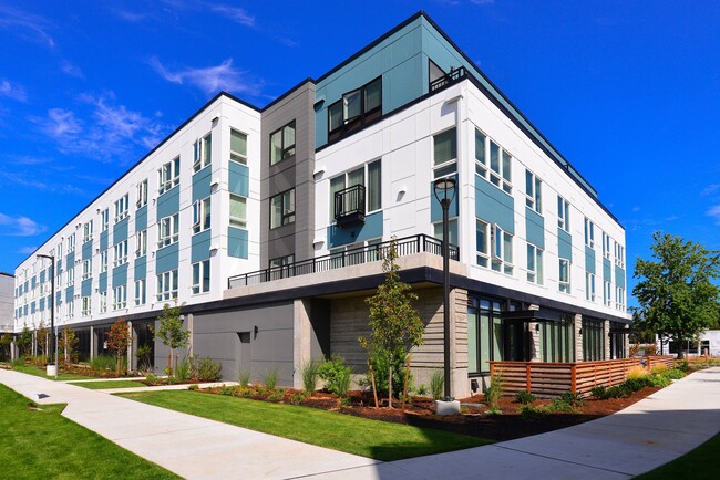 Midtown 64 Apartments in Kent, WA - Foto de edificio - Building Photo