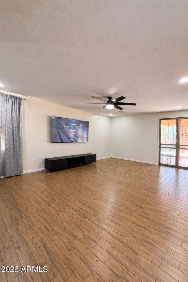 1906 E Patrick Ln in Phoenix, AZ - Building Photo - Building Photo