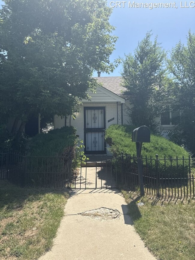 1590 Syracuse St in Denver, CO - Building Photo - Building Photo