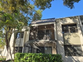 7925 SW 104th St in Miami, FL - Building Photo - Building Photo