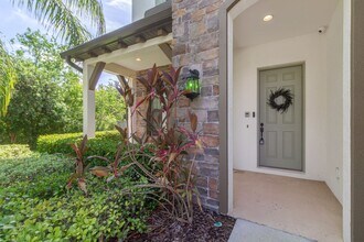 4196 Canino Ct in Zephyrhills, FL - Building Photo - Building Photo