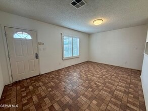 12118 Royal Woods Dr in El Paso, TX - Building Photo - Building Photo