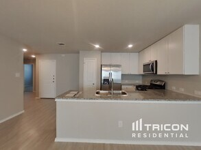5550 Basil Chase in Converse, TX - Building Photo - Building Photo