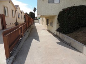 423 N Elena Ave in Redondo Beach, CA - Building Photo - Building Photo