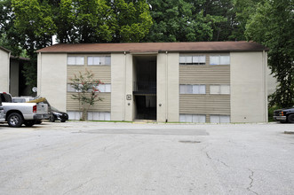 Foxwood Apartments in Doraville, GA - Building Photo - Building Photo