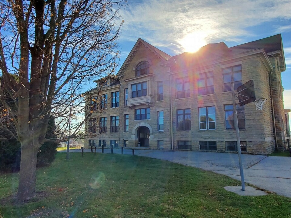 Mineral Point School House Apartments in Mineral Point, WI - Building Photo