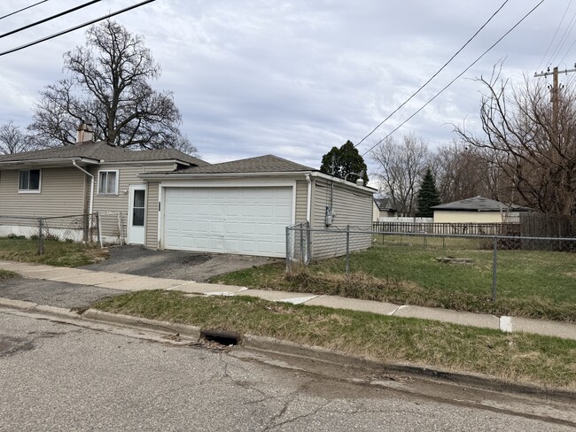 515 Alton Ave in Pontiac, MI - Building Photo - Building Photo