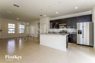 1435 Punta Gorda Dr in Poinciana, FL - Building Photo - Building Photo