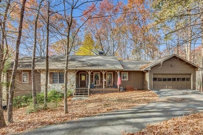property at 973 Quail Cove Dr