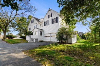 30 Spray Ave in Marblehead, MA - Building Photo - Building Photo