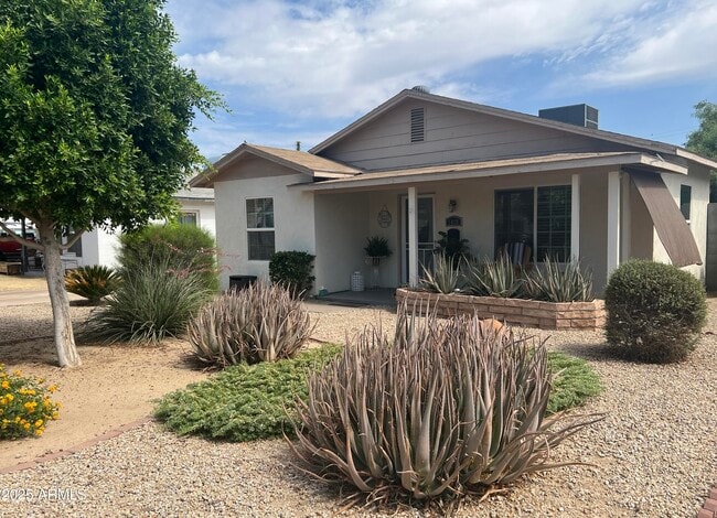 1419 E Earll Dr in Phoenix, AZ - Building Photo - Building Photo