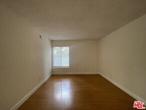 5700 Etiwanda Ave in Los Angeles, CA - Building Photo - Building Photo