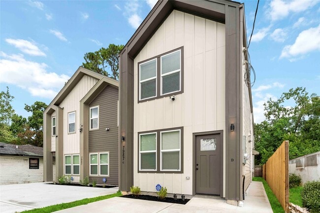 7987 Chateau St in Houston, TX - Building Photo - Building Photo