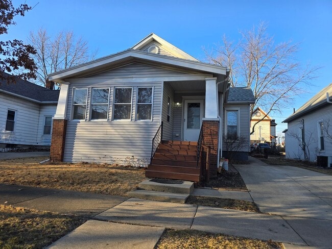 property at 710 E Olive St