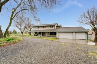 12707 Leo Ln in Wilton, CA - Building Photo - Building Photo
