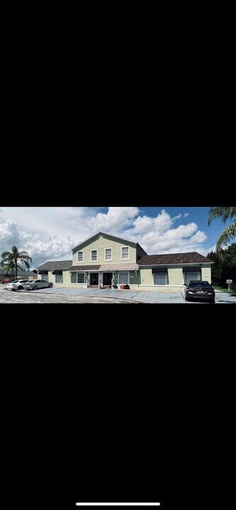 1005 Universal Rest Pl in Kissimmee, FL - Building Photo