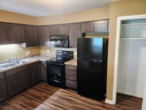 450 Laurel St in Waukee, IA - Building Photo - Building Photo
