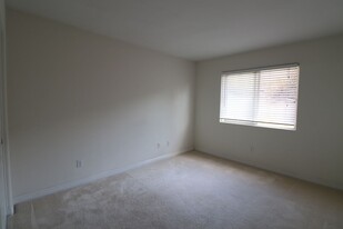 926 Louisa Terrace in Santa Maria, CA - Building Photo