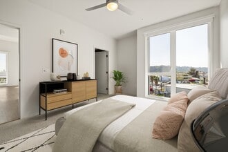 Avenue 34 in Los Angeles, CA - Foto de edificio - Building Photo