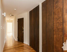 606 W Surf St, Unit 3 in Chicago, IL - Foto de edificio - Building Photo