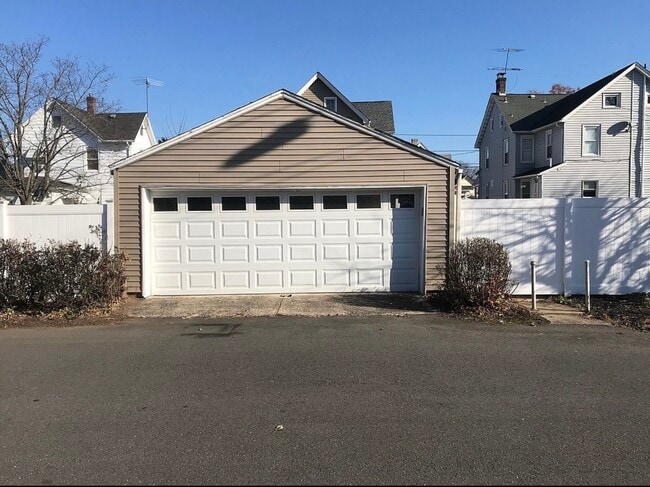 21 Codington St in Raritan, NJ - Building Photo - Building Photo