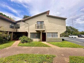 2580 Coral Springs Dr in Coral Springs, FL - Building Photo