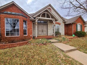 5604 NW 106th St in Oklahoma City, OK - Building Photo - Building Photo