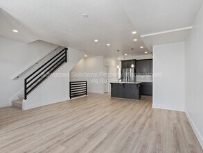 142 Amboise Ct in Sandy, UT - Building Photo - Building Photo