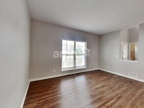 214 Winding Trail in Genoa, IL - Building Photo - Building Photo