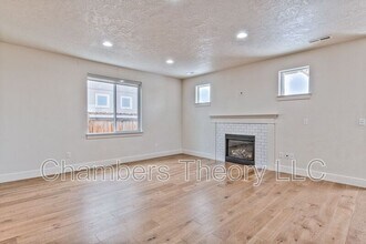 3593 SW Pumice Ave in Redmond, OR - Building Photo - Building Photo