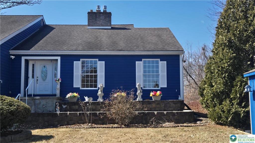 1640 Brookside Rd in Macungie, PA - Building Photo