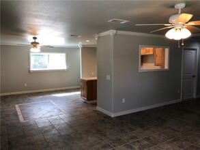 1304 Marshall St in Taylor, TX - Building Photo - Building Photo