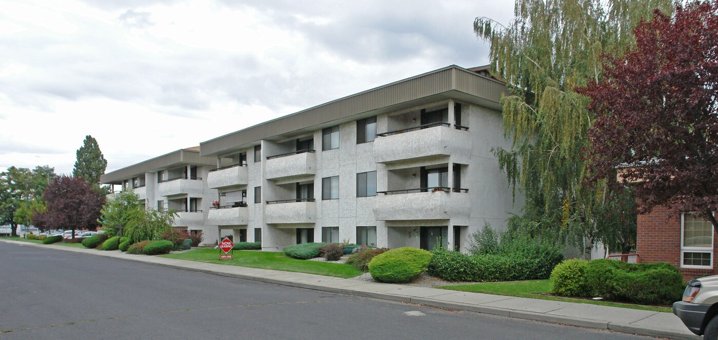 Colton Apartments in Spokane, WA - Foto de edificio