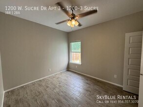 1200 Sucre Dr-Unit -1200-3 Sucre in Edinburg, TX - Building Photo - Building Photo