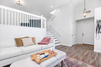 10330 Wateridge Cir in San Diego, CA - Building Photo - Building Photo
