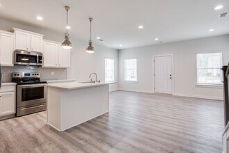 715 W Vincent Dr in Athens, GA - Building Photo - Building Photo