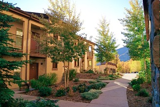 Middle Creek Village at Vail in Vail, CO - Building Photo - Building Photo