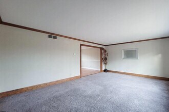 1 Broadmoor Dr in Egg Harbor Township, NJ - Foto de edificio - Building Photo