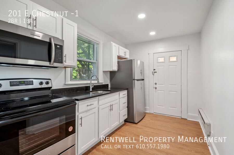 201 E Chestnut St in Coatesville, PA - Building Photo