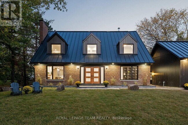 5575 S Sunset Dr in Ottawa, ON - Building Photo - Building Photo