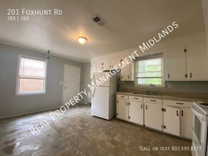 201 Foxhunt Rd in Columbia, SC - Building Photo - Building Photo