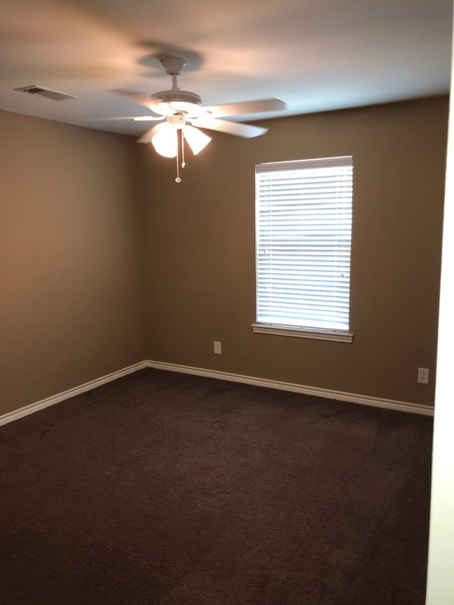 4280 Castlegate Dr, Unit 4280 in Paris, TX - Building Photo - Building Photo