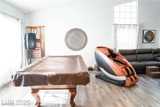 3436 N Tenaya Wy